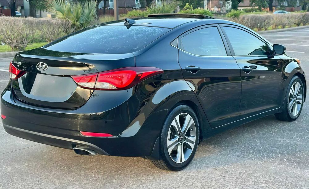 Hyundai Elantra      2015