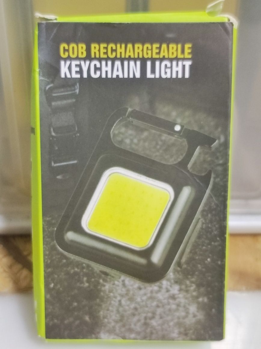 Mini lanterna LED de bolso recarregável
