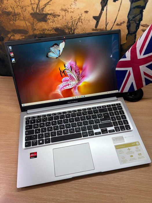 ASUS VivoBook 15 OLED M1505YA 15,6" OLED FHD Ryzen 7 7730U 16/512Gb