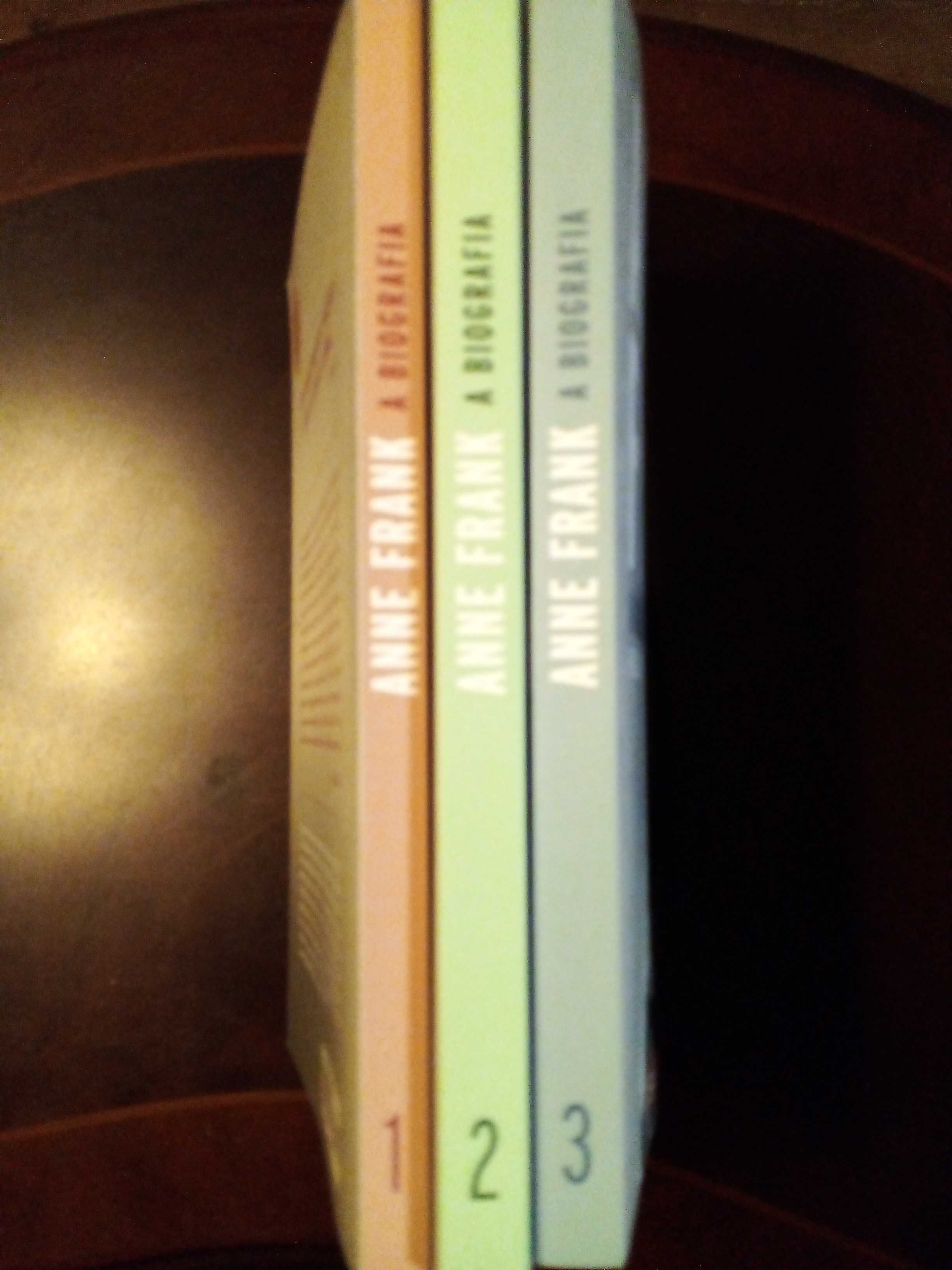 «Anne Frank-A Biografia» de Melissa Muller. 3 vol da revista Sábado