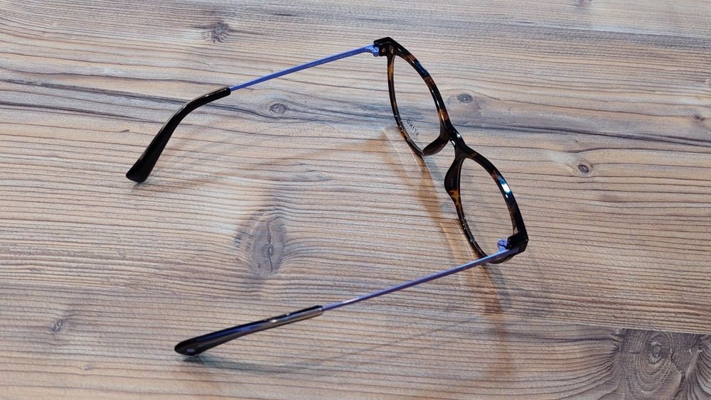 Яскраві жіночі оправки для лінз TOPIC2 VST311 від STING Italy!