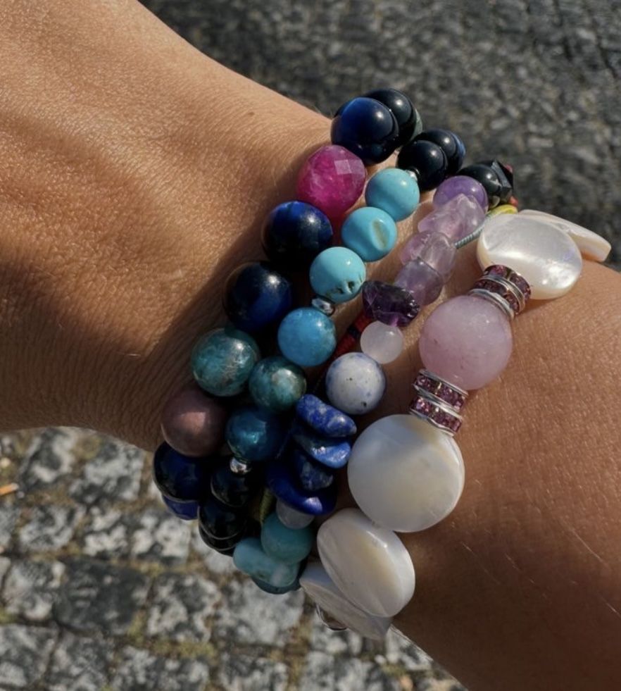 Pulseiras bracelete chakras pedra vulcânica difusora proteção anjos reiki yoga cristais