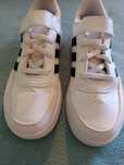 Ténis Adidas 34, brancos