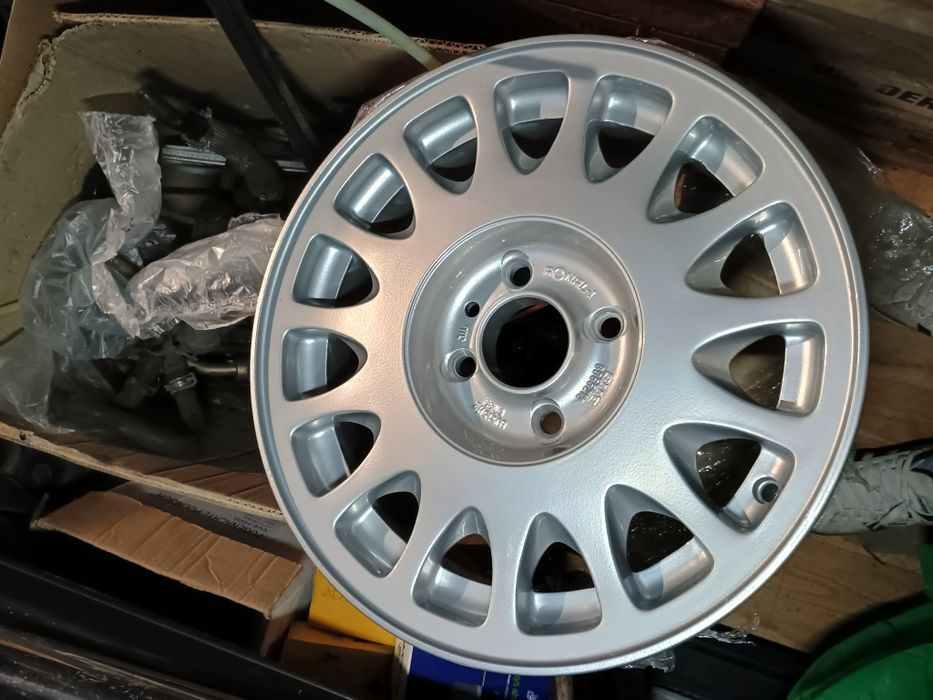 Felga Saab 900 krokodyl dekielki oryginalne 15 cali