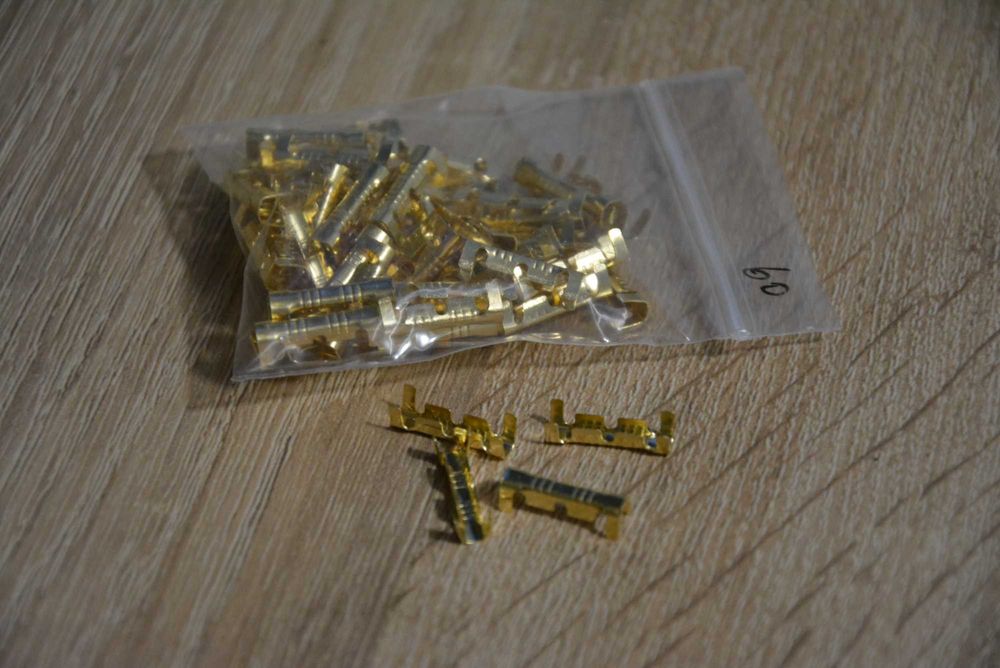 DJ453 podwójne zaciski w kształcie litery U, 0.5-1, 5 mm2 60szt.