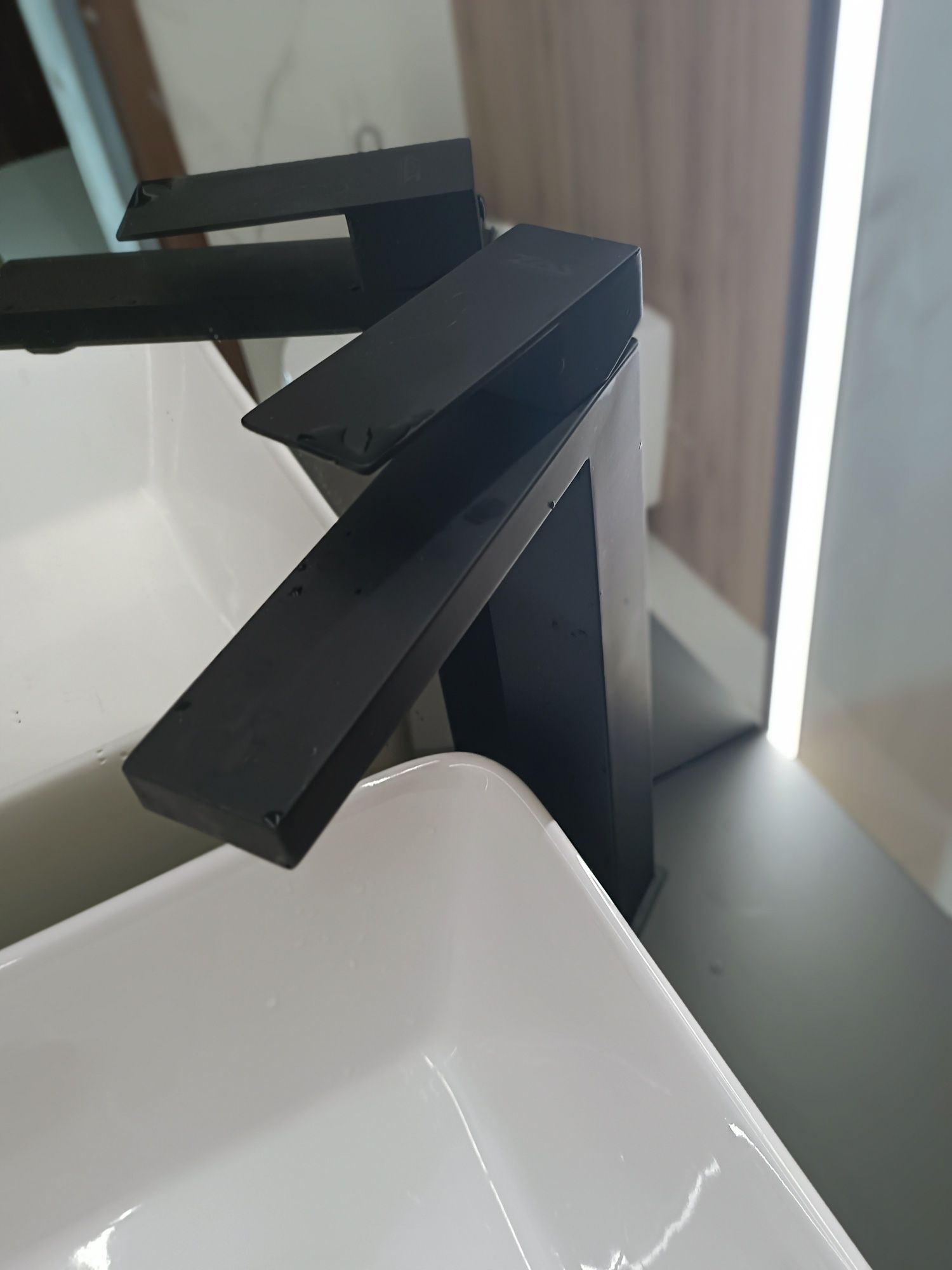Bateria czarna wysoka