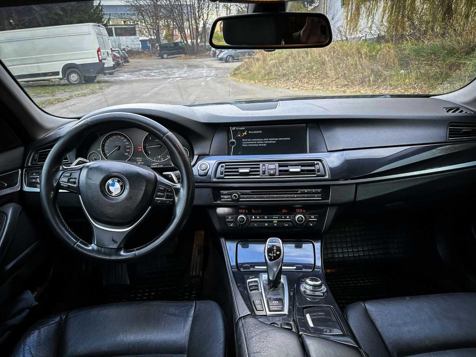 BMW Seria 5 F10 2.0 Diesel 218 KM xDrive 4x4 2012 ROK Czarna Skóra R18