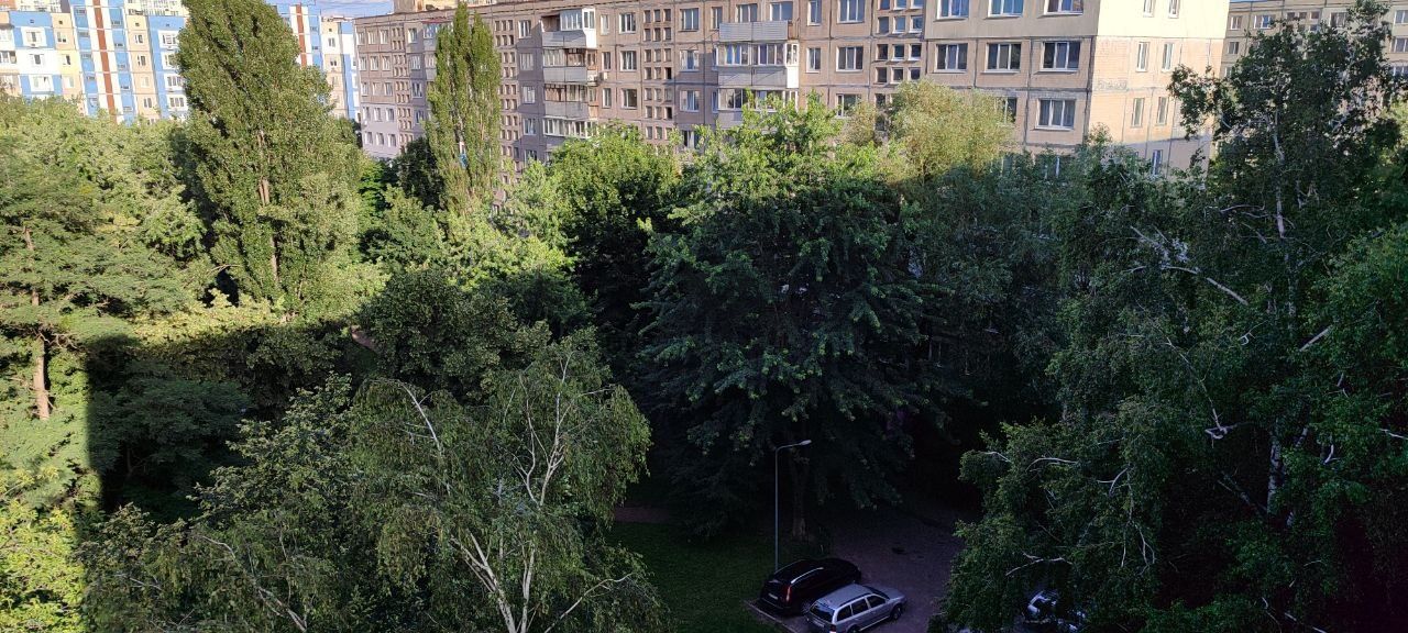 Продам трикімнатну квартиру в центрі Вишневого