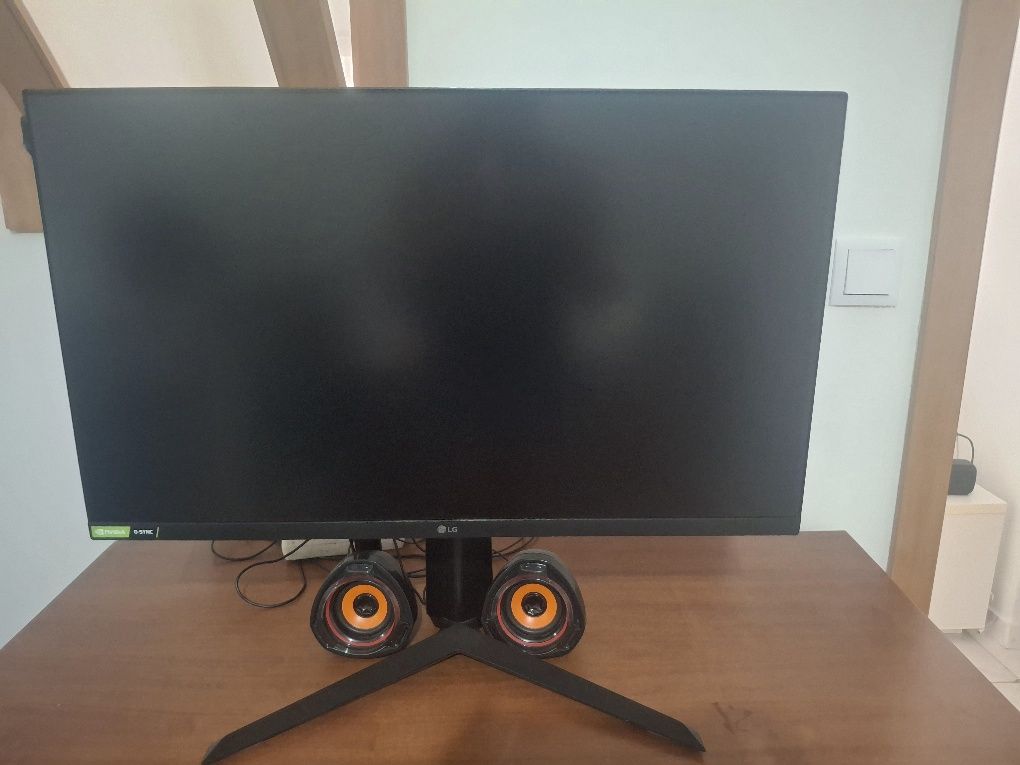 Monitor Gaming LG UltraGear 27” IPS 144Hz 1ms (27GN650-B) COMO NOVO