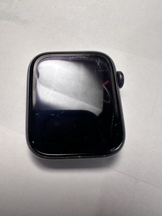 Apple Watch SE 44 mm A2352