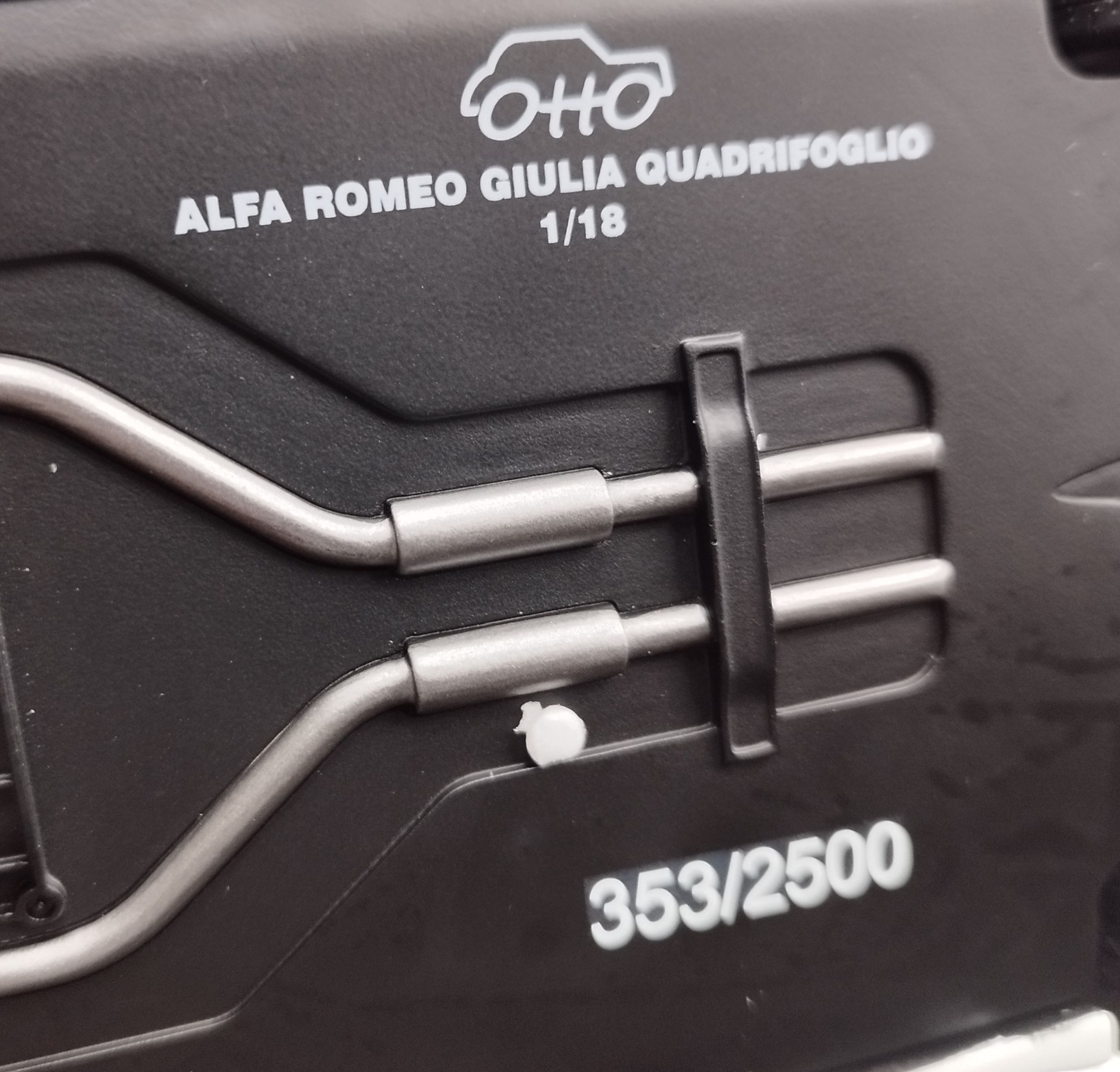 1:18 Otto Mobile 2019 Alfa Romeo Giulia Quadrifoglio - model 353z2500