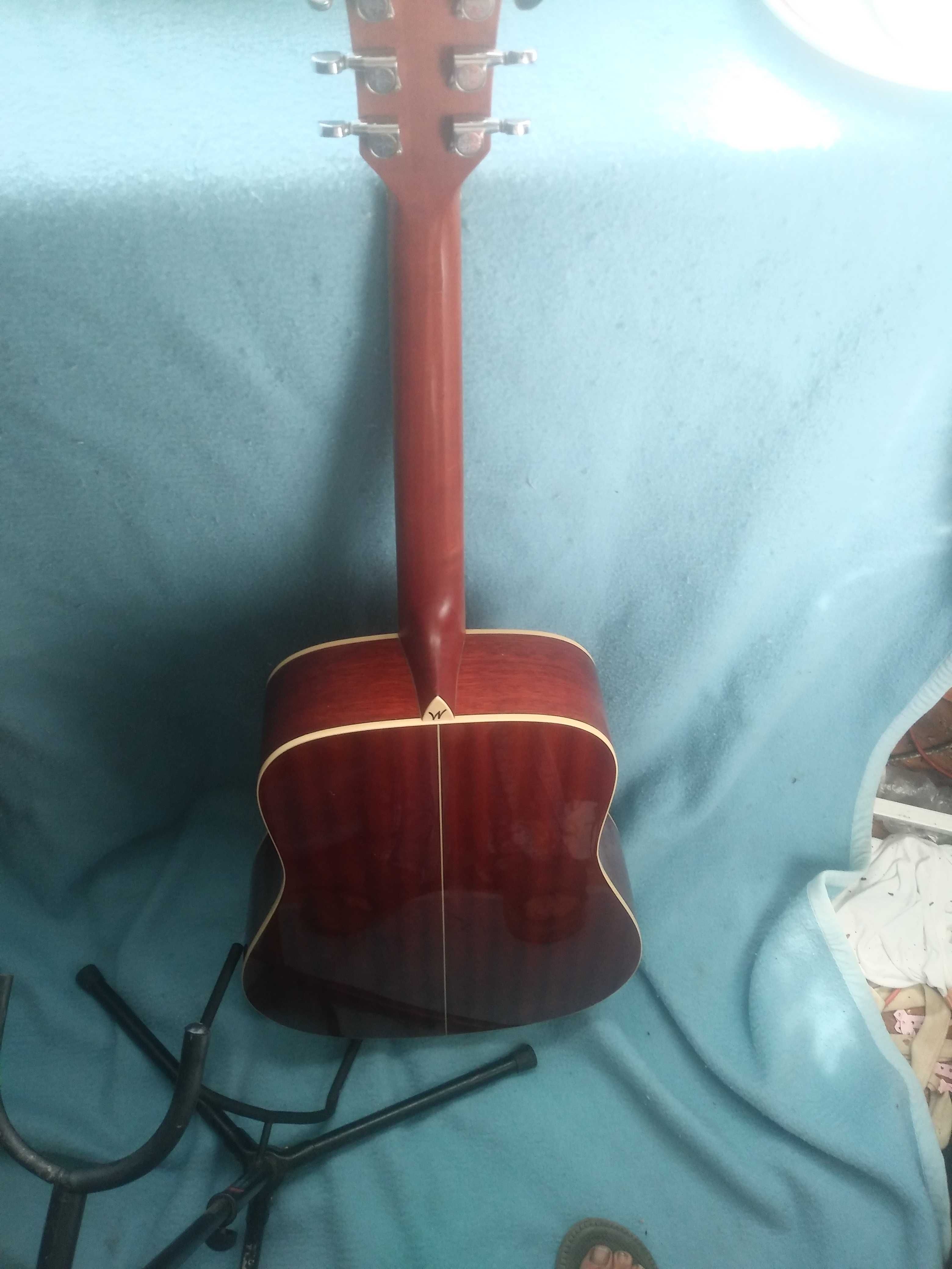Gitara akustyczna Washburn