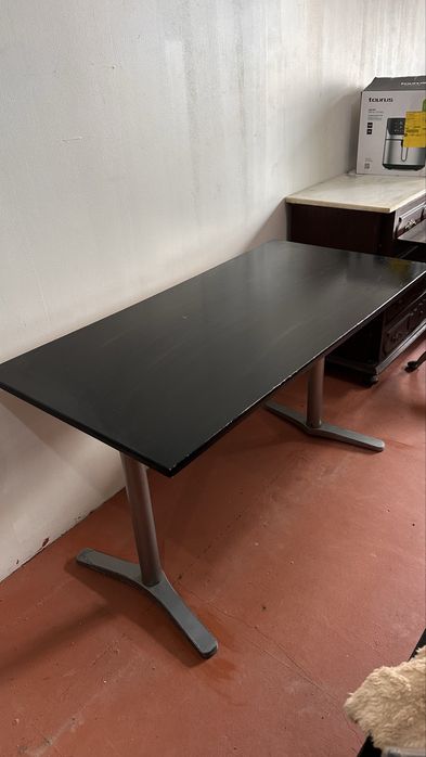 Mesa em bom estado