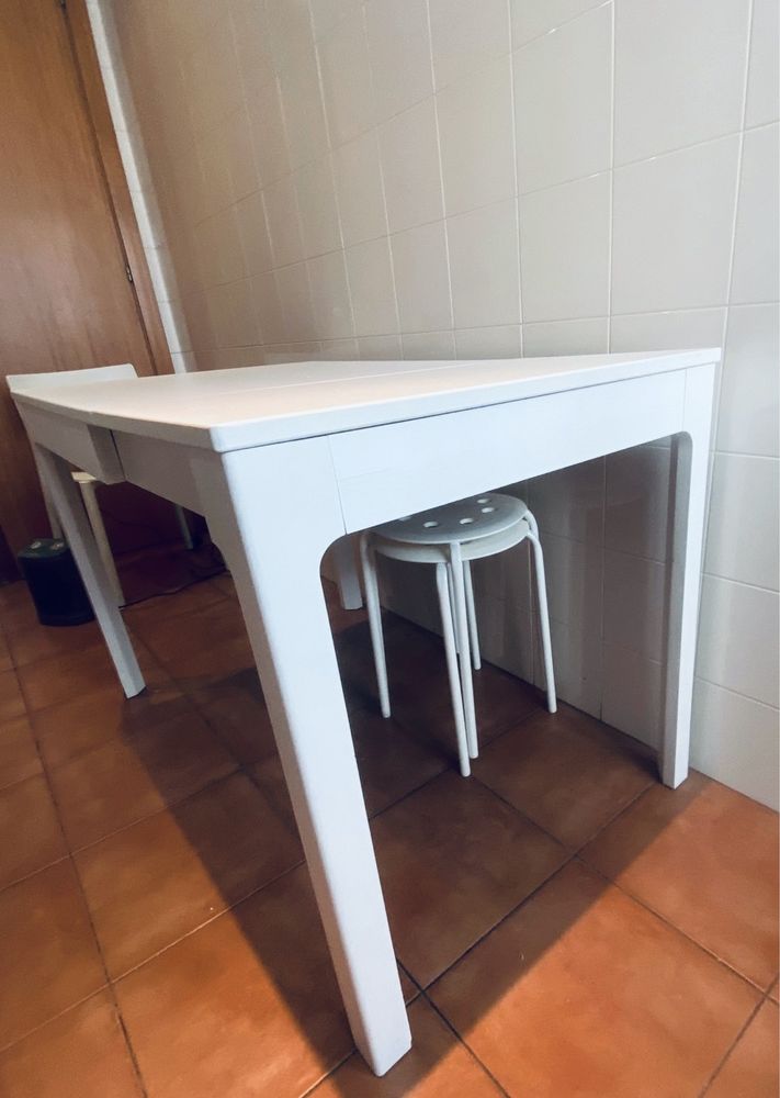 Mesa extensível e 4 Cadeiras IKEA