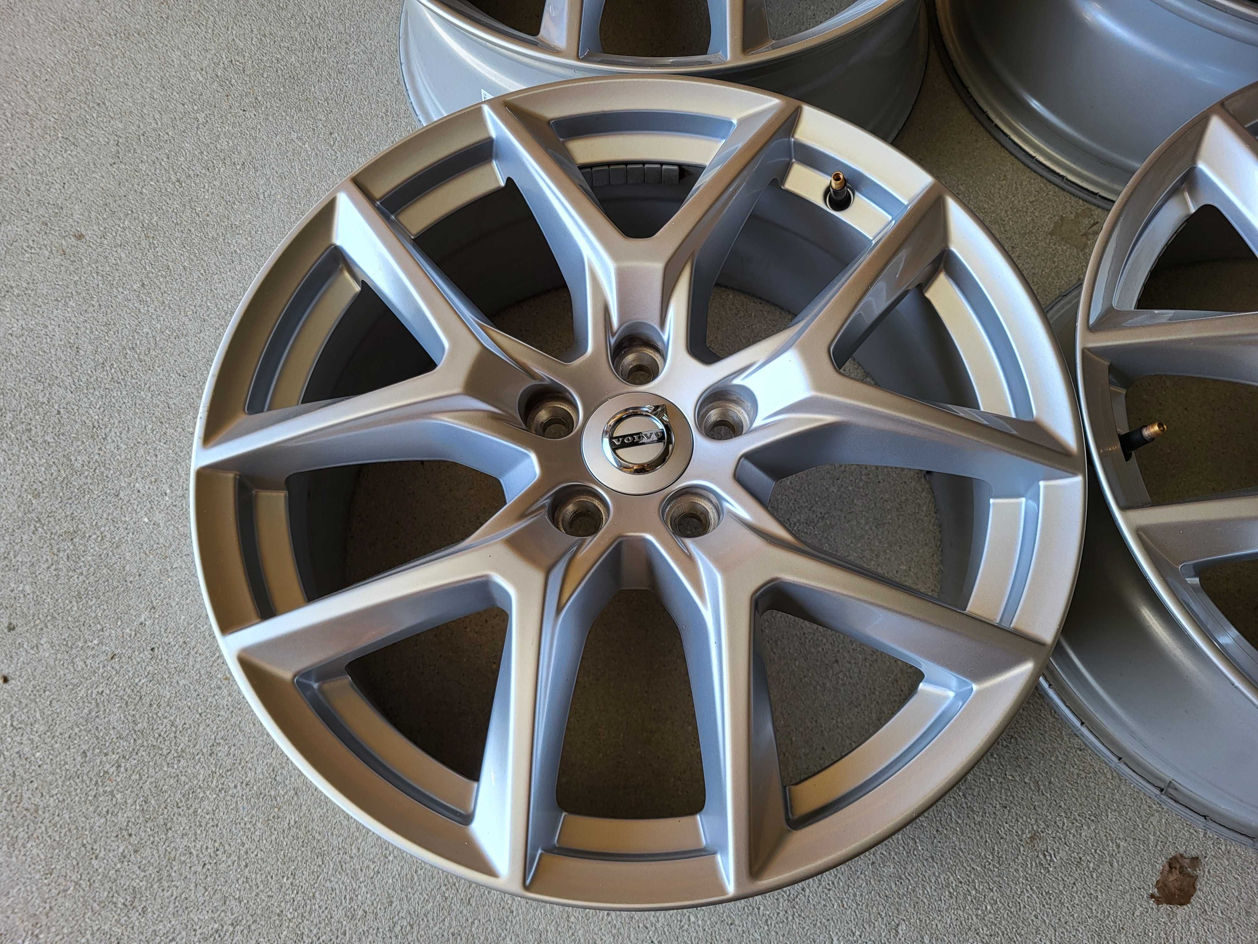 [792] Felgi aluminiowe 18 Cali 5x108 Oryginal VOLVO XC40 XC60 S60 ! !