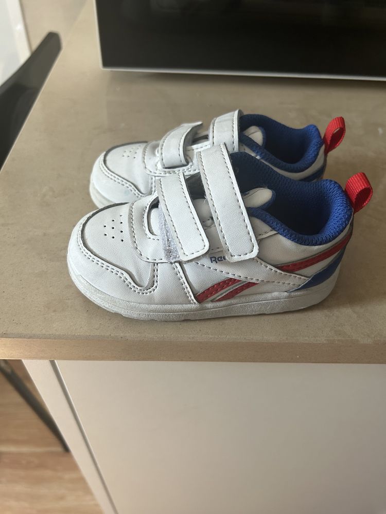 Tenis de bebe para vender pouco uso