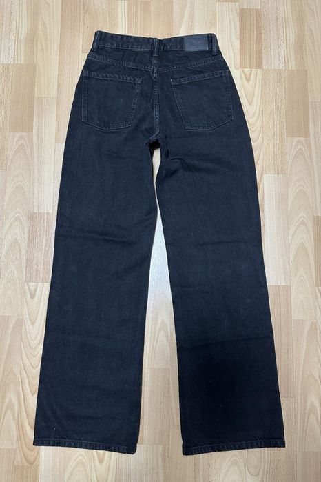 Женские джинсы фирмы Bershka, в одеальном состоянии. Одевала 2 раза.