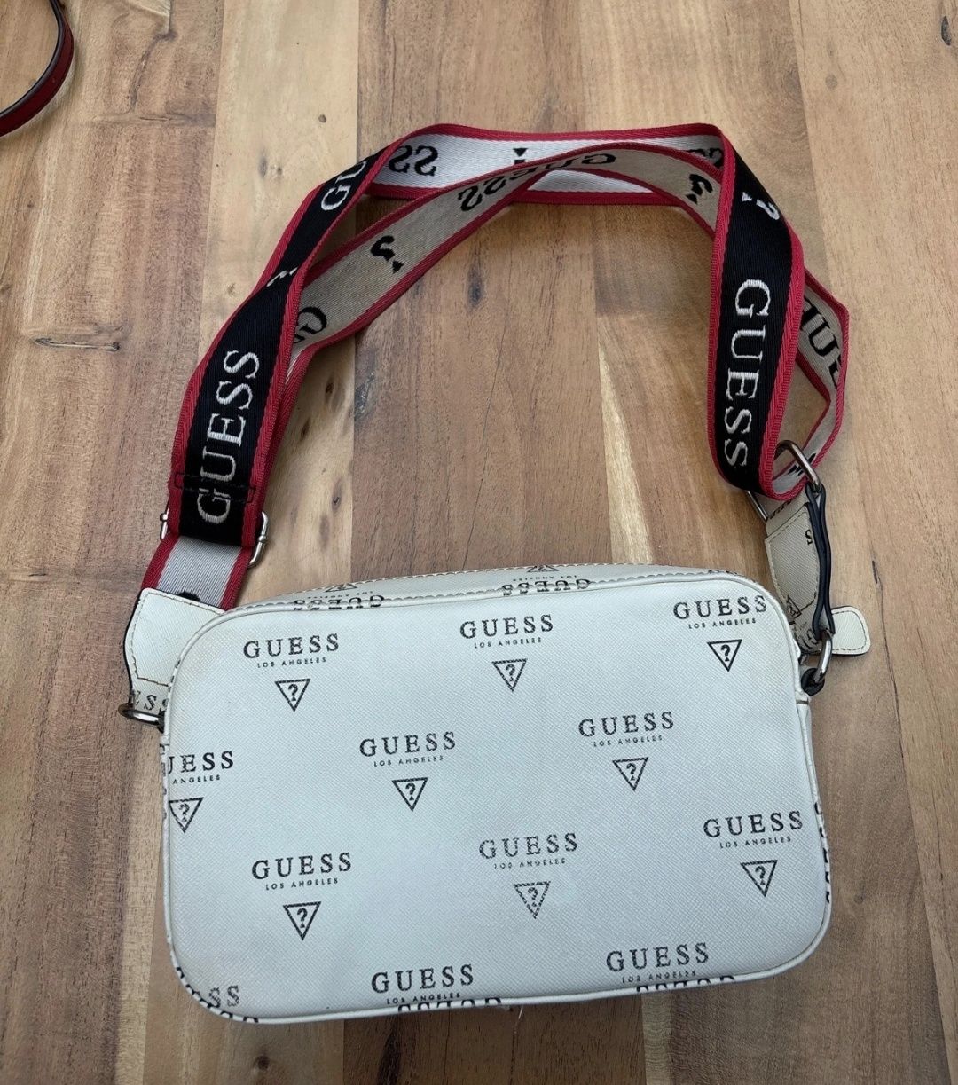 mala guess original bom estado