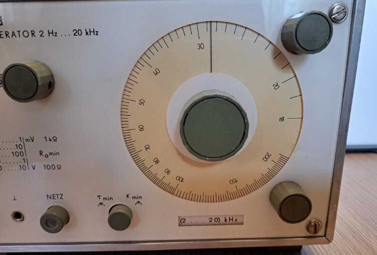 Pracitronic GF 22 - generator 2Hz - 20kHz.