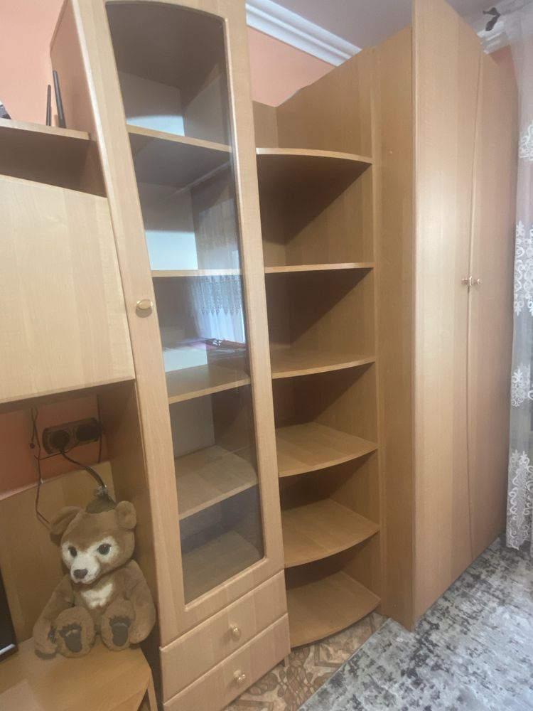 Стінка в дуже гарному стані.
