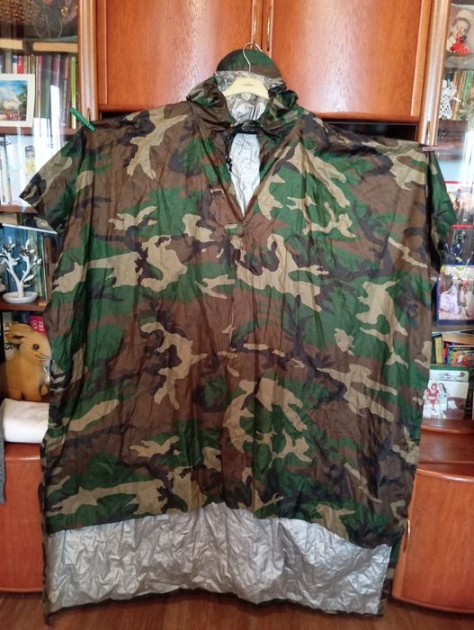 Продам плащ -пончо, дождевик,
