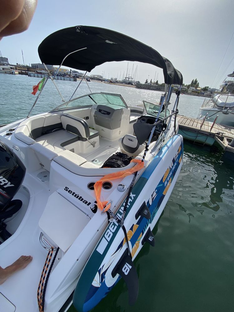 Barco Chaparral 21