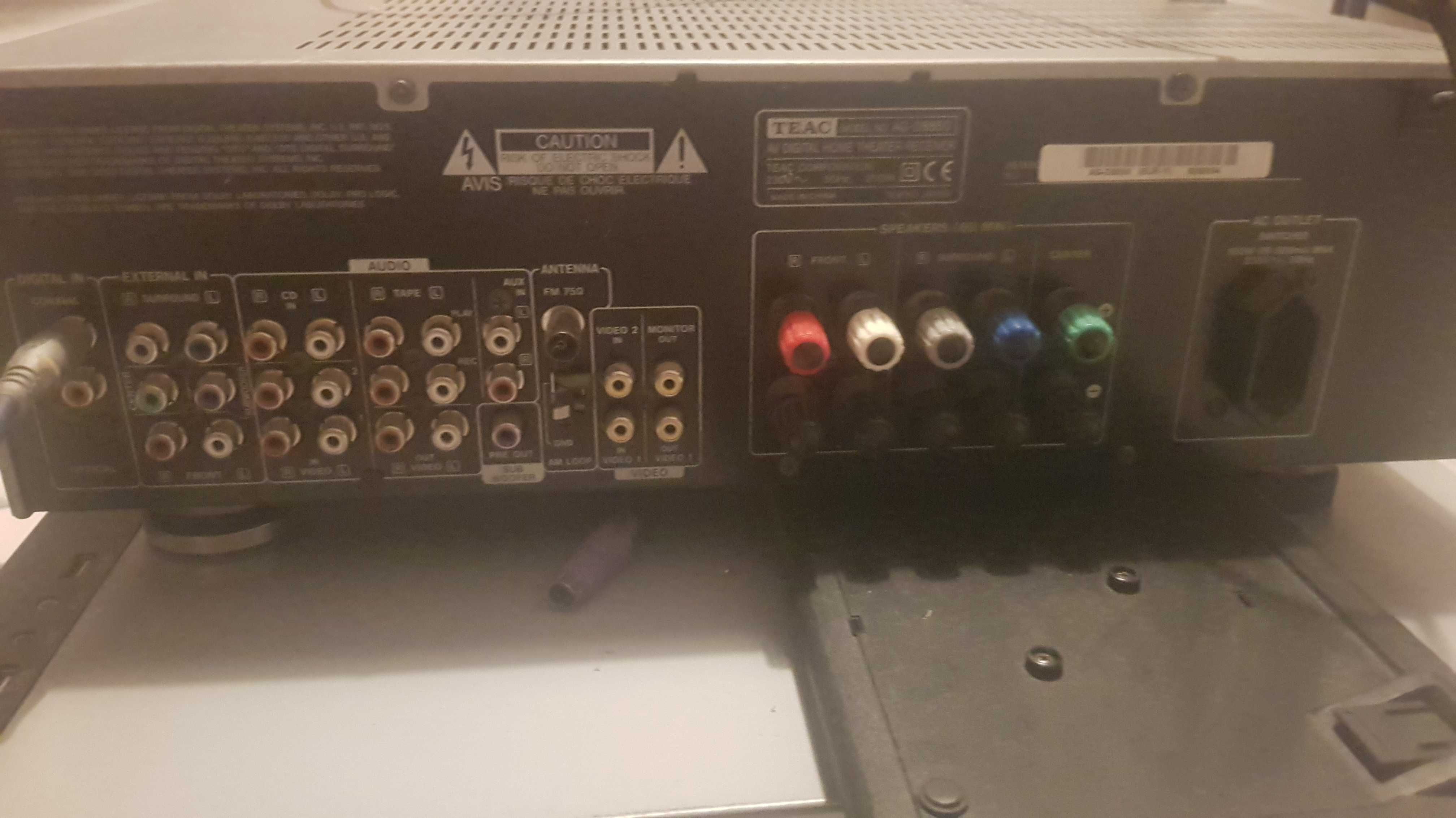 Amplituner Teac .