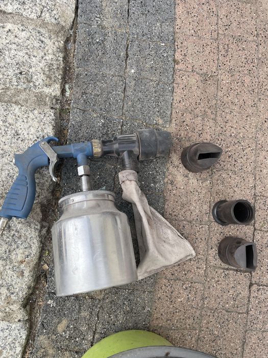 Piaskarka uniwersalna z dyszami