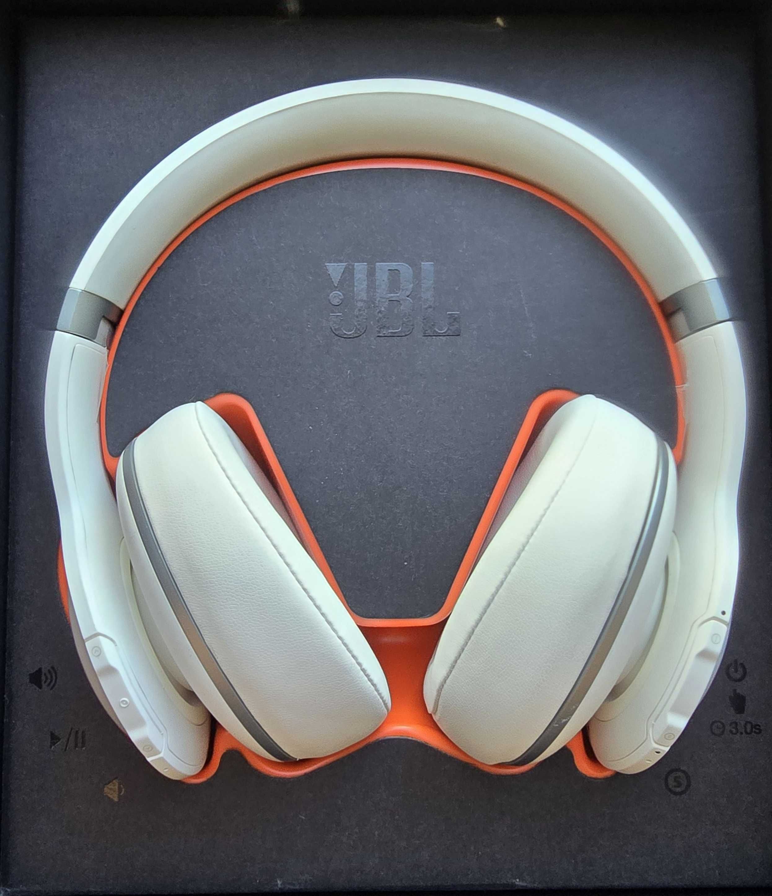 Słuchawki bezprzewodowe JBL Elite 700 Cały zestaw Polecam