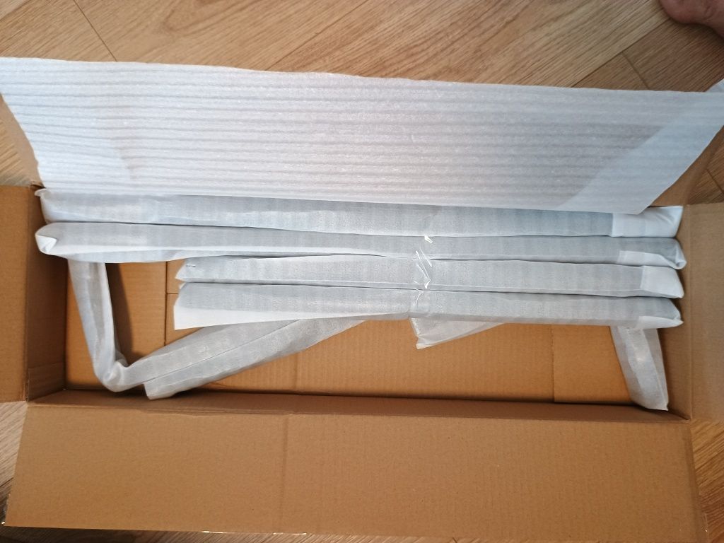 NOWY kwietnik BLOOMIE STAND na 4 donice białe metalowy czarny
