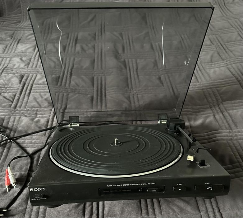 Вініловий програвач SONY