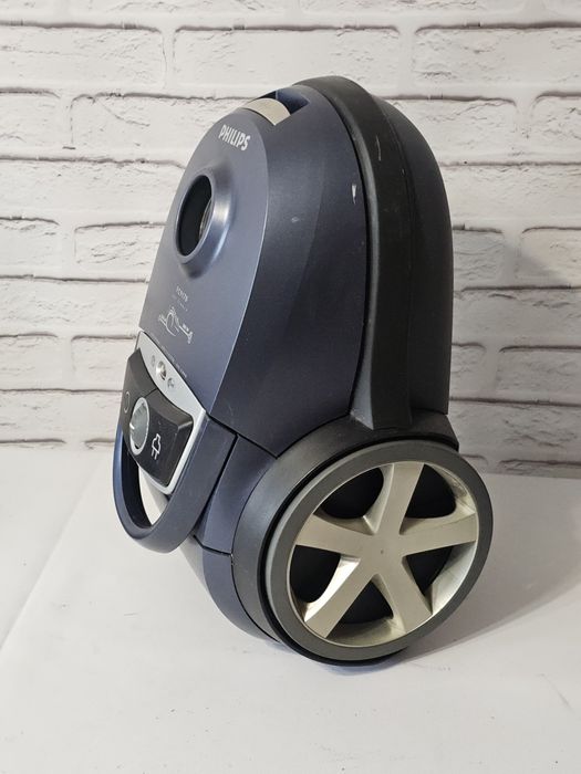 Продам пылесос Philips FS 9170/01B.