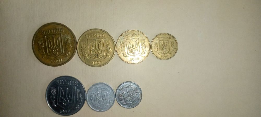 Деньги. российские рубли. 5000 р  ублей 1992 год. Монеты  Украины и ро