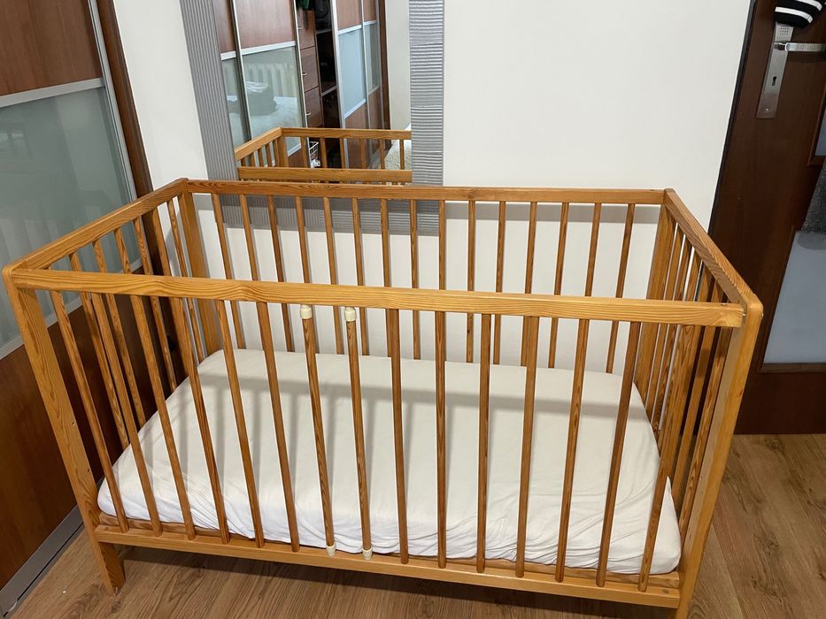 Łóżeczko dziecięce drewniane