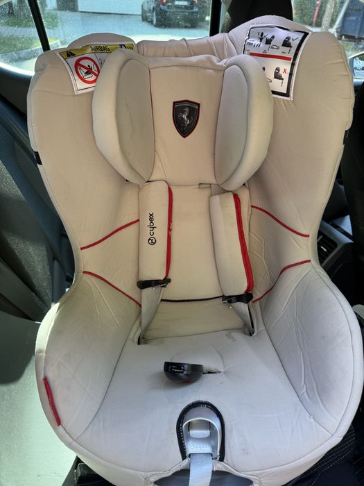 Fotelik samochodowy Cybex Sirona iSize z bazą obrotową ferrari