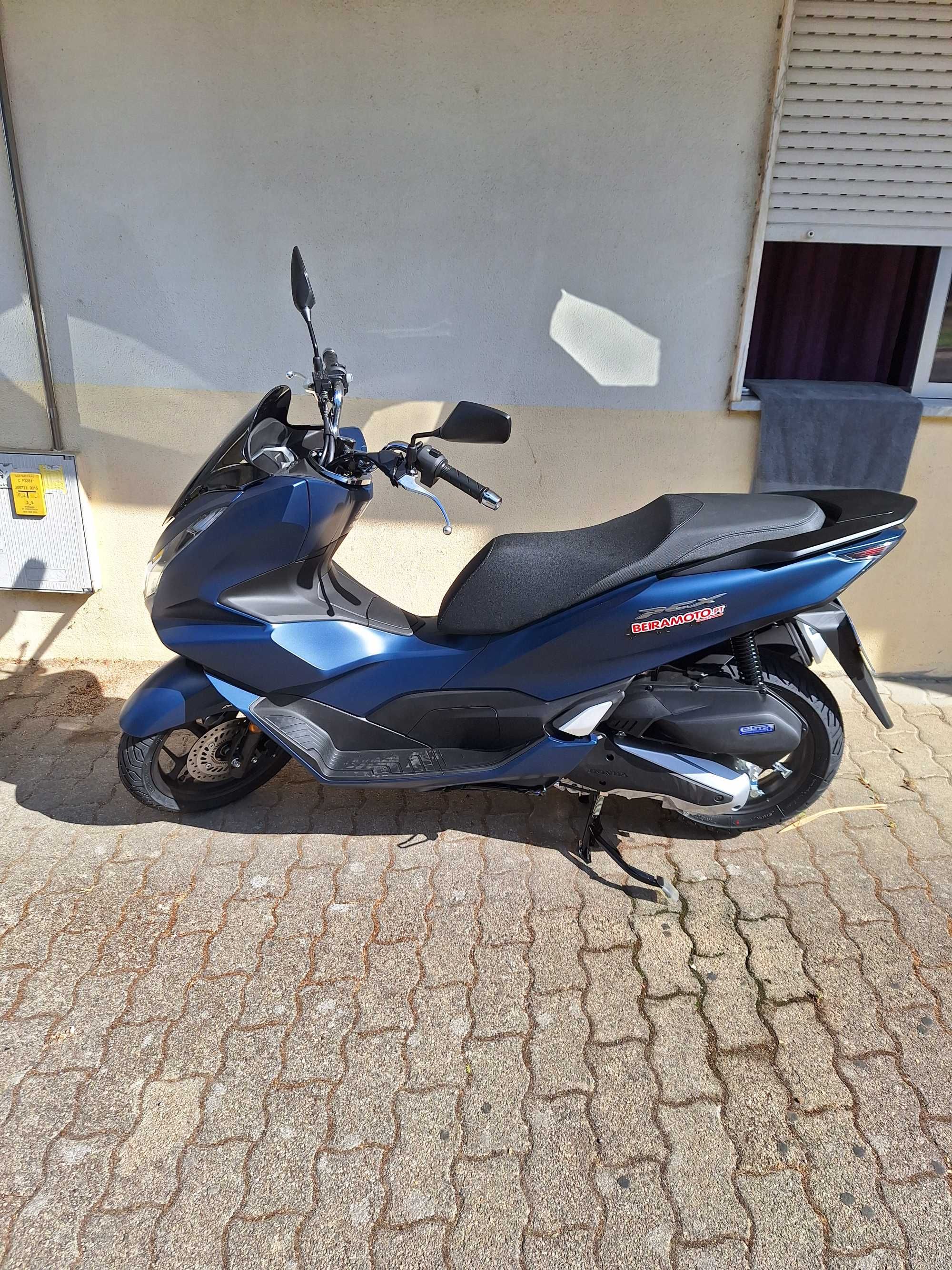 Pcx 125cc modelo 2024 com nova