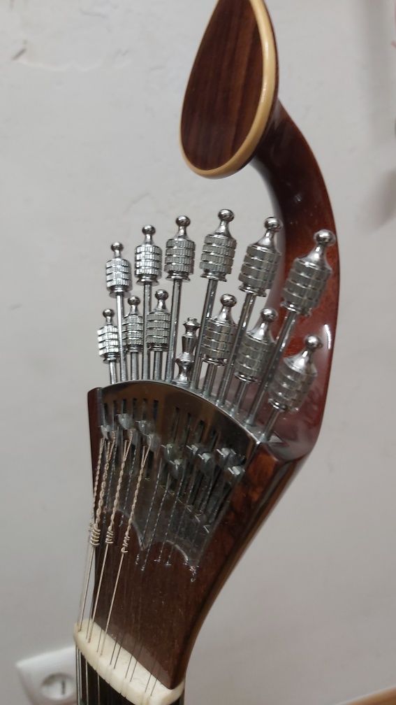 Guitarra Coimbra, modelo luxo.