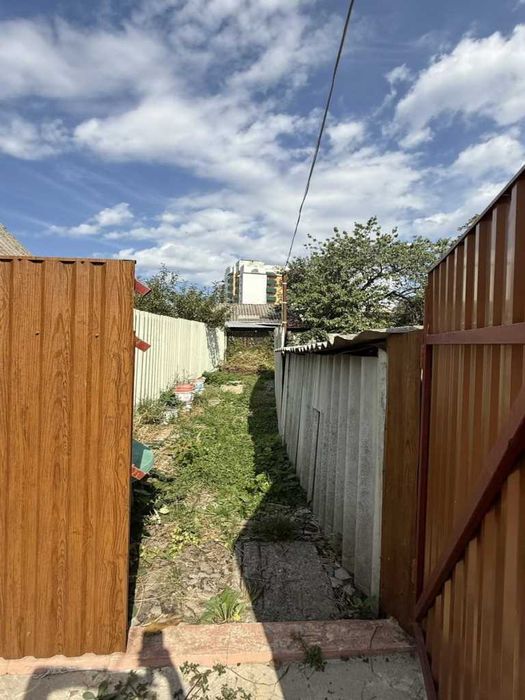 Частина будинку 63 м2, окремий двір- 6 соток, м-н Мотель