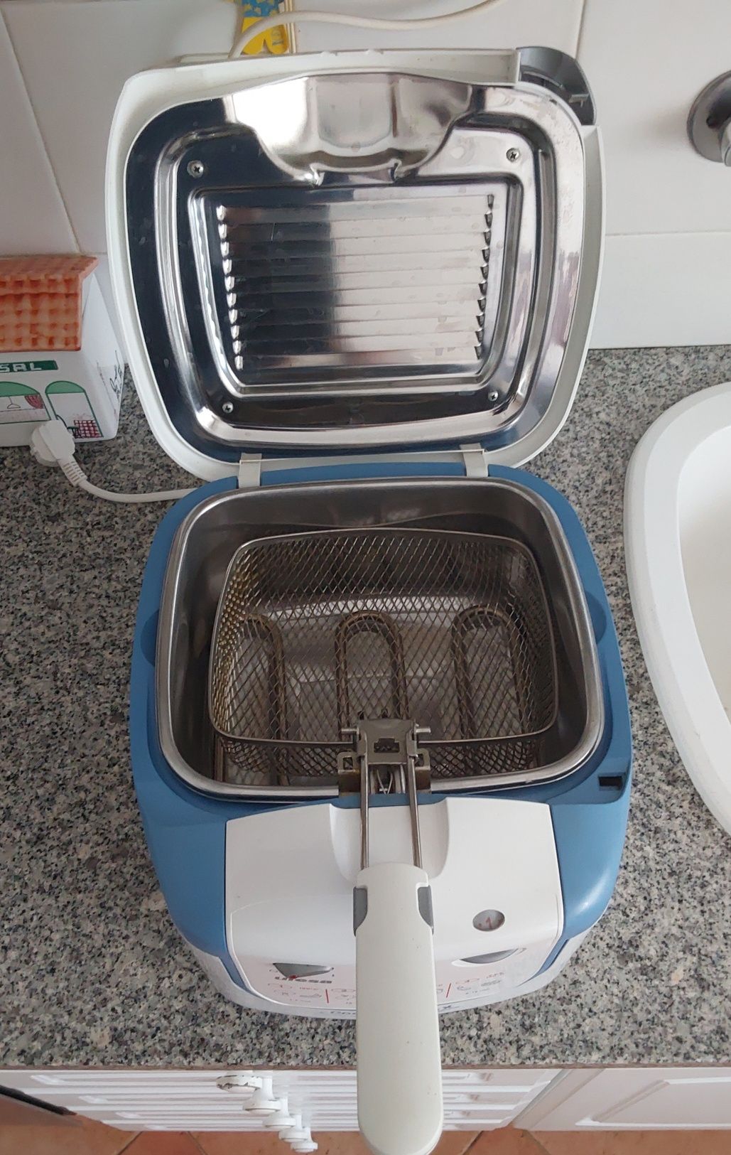 FRITADEIRA ELÉTRICA A ÓLEO 2,5 LT. Casa,Cozinha,Trabalho,Campismo,Café