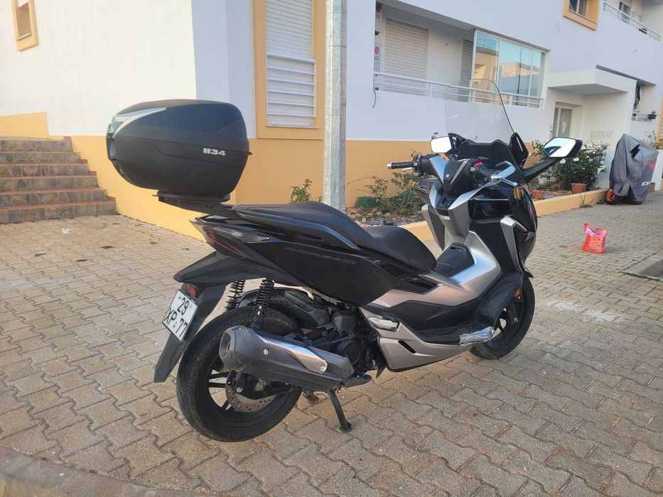 Honda Forza 300 com 25 mil km