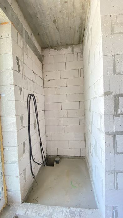 Напівособняк 130 м² з гаражем і 3 сотками землі біля міста