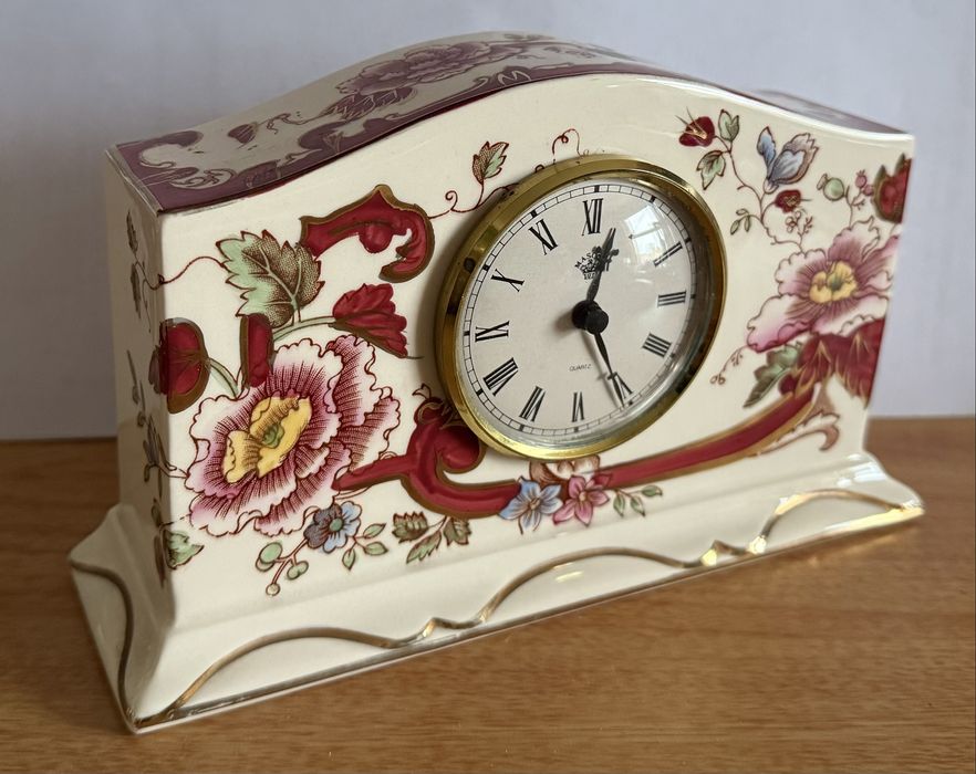 Porcelanowy zegar kominkowy „Mason’s”