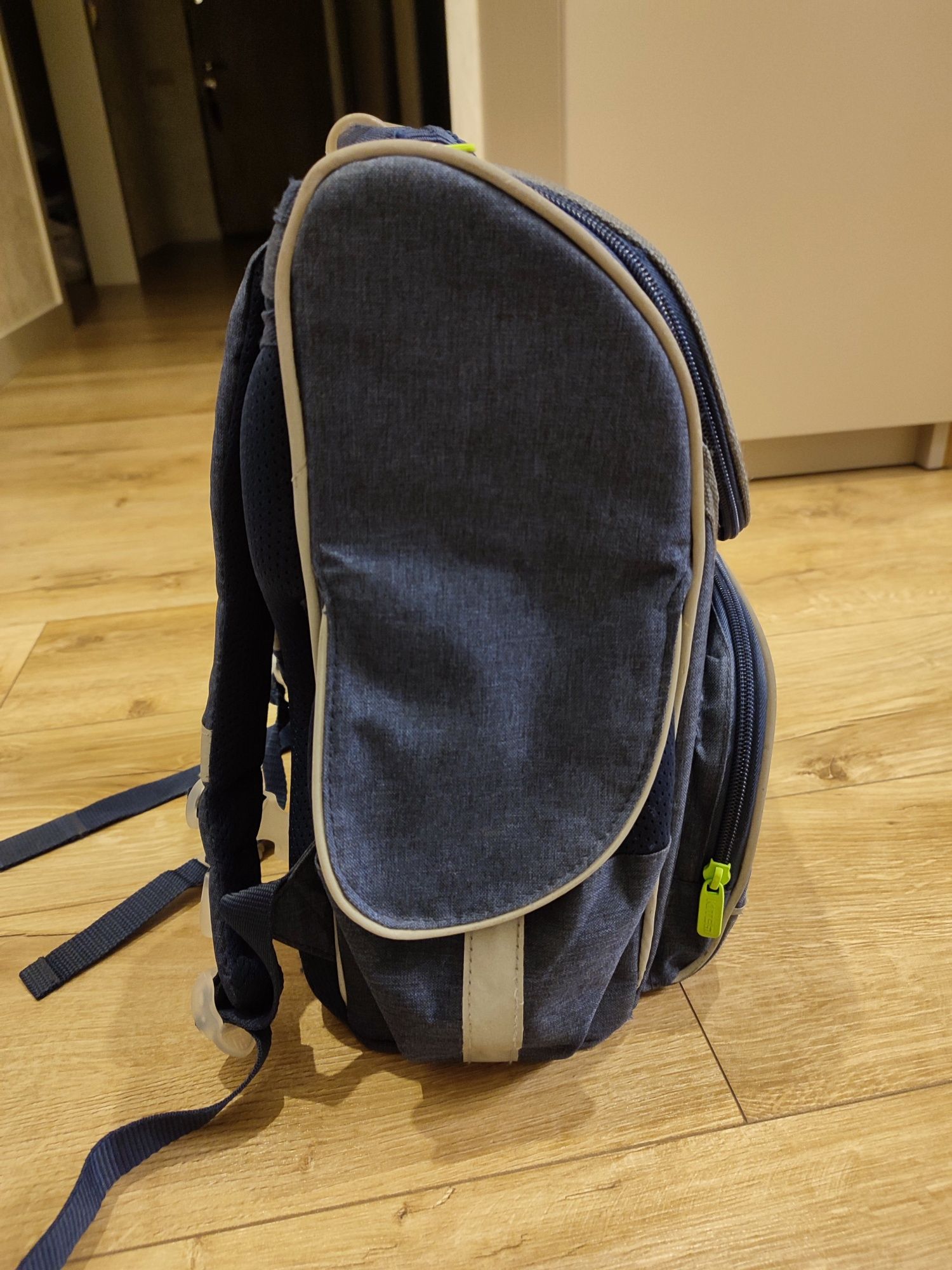 Каркасний рюкзак фірми Кіte для хлопчика
1-4клас.