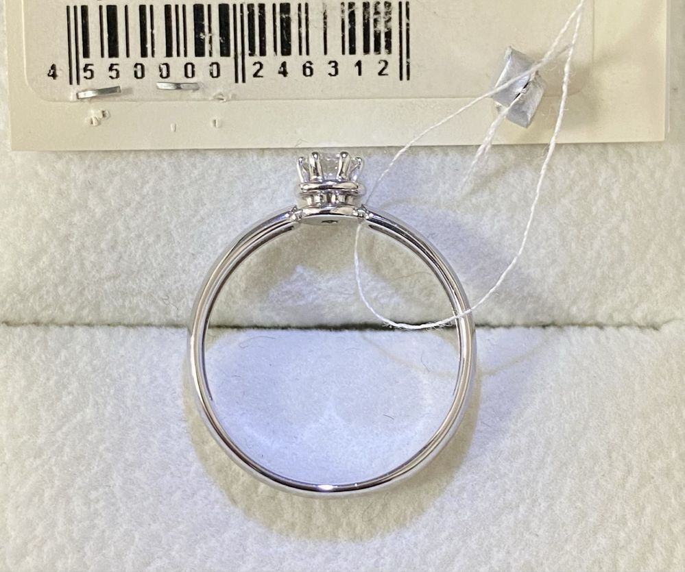 Новое золотое кольцо с бриллиантом 0,24 кт, р.17,5, ЗВ. Модель Tiffany