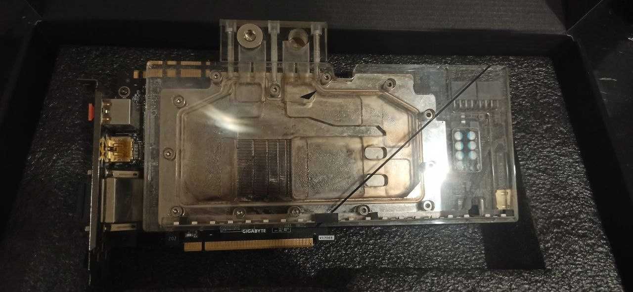 Видеокарта AORUS  GTX 1080 Ti Waterforce WB Xtreme Edition 11G