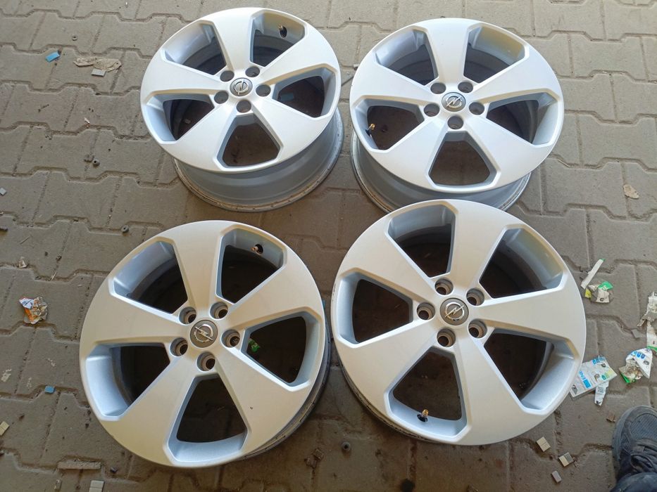 Felgi aluminiowe 5x105 Opel et38 7jx17