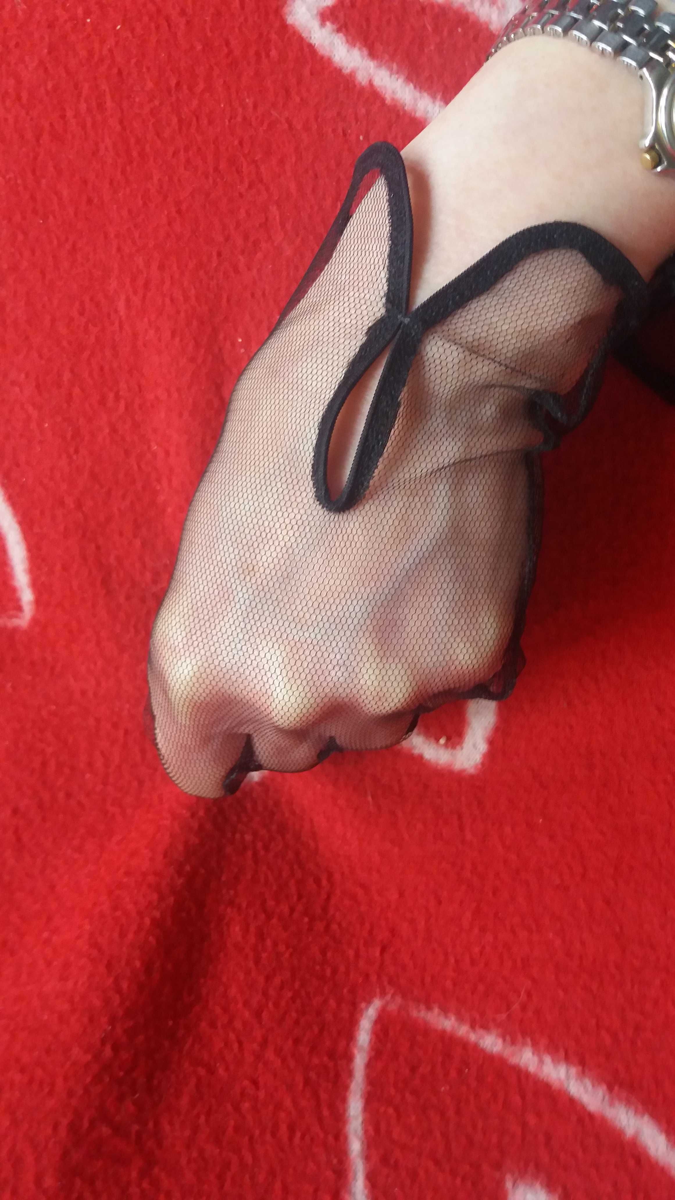 Rękawiczki czarne tiulowe krótkie