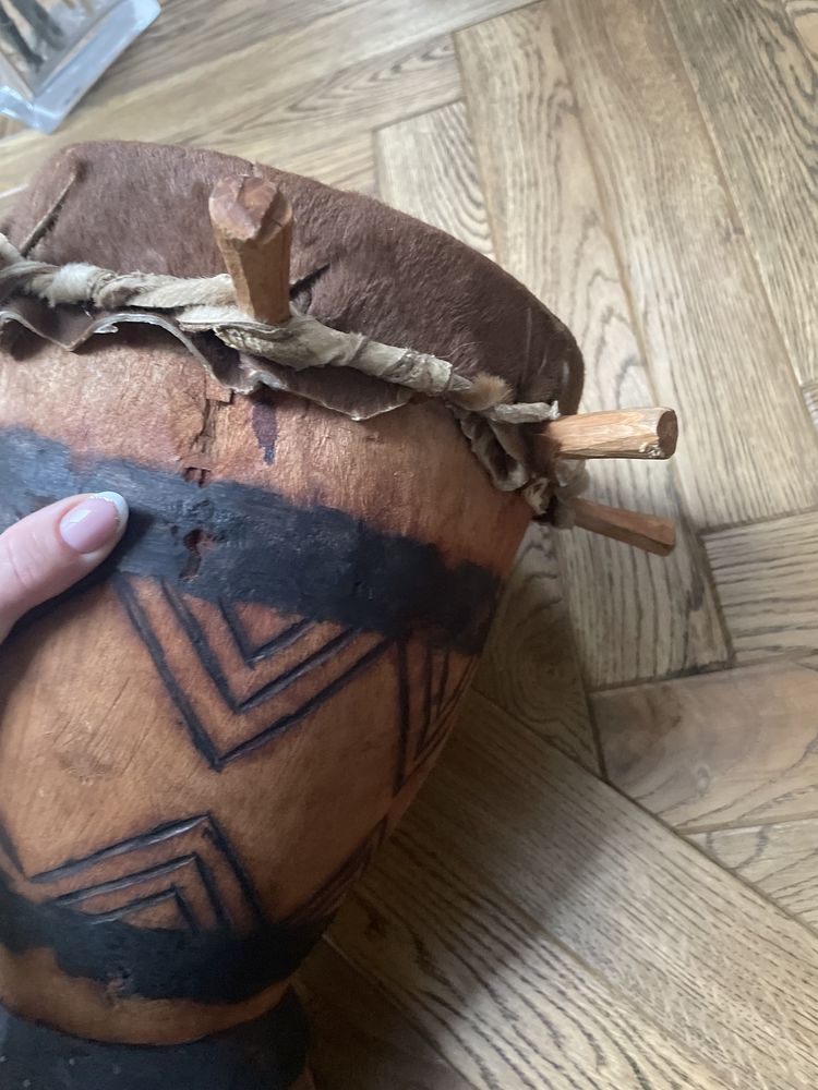 Bębenek afrykański obity naturalna  skóra drewno