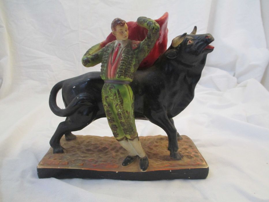 Figura de Cerâmica Tauromaquia – Touro e Toureiro