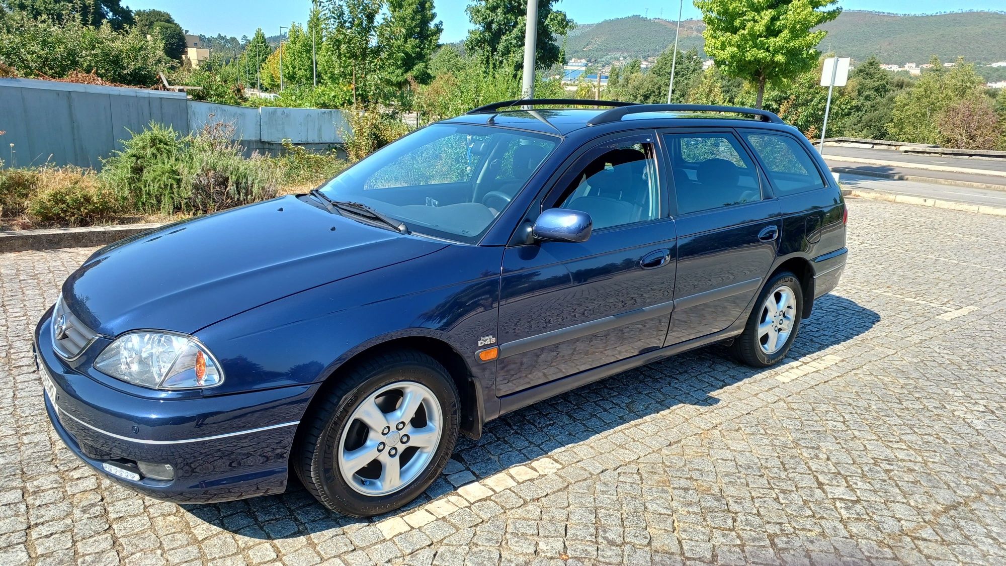 Toyota Avensis em óptimo estado.